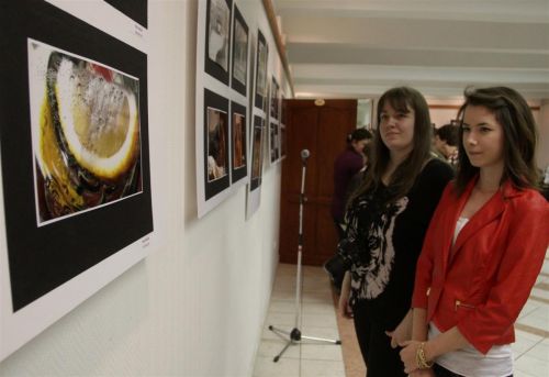 szemere_fotokiallitas_egyetem_121106_ja.jpg