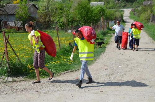 szemetszedes_lyukoban_130429_fkcs_15.jpg