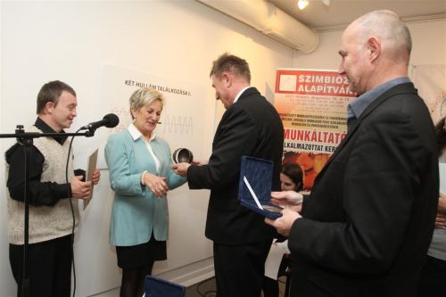 szimbiozis_munkaltato_dij_121128_ja_3.jpg