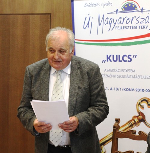 szintay_egyetemi_fejlesztes_kulcszaro_120530_ml_5.jpg