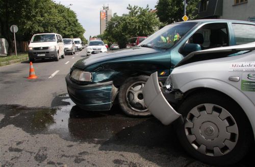 taxis_baleset_120710ml_3.jpg