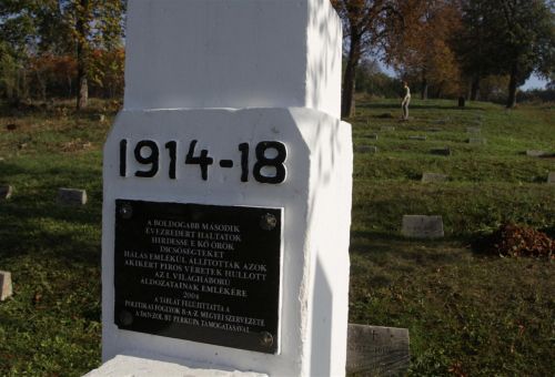 temeto_rendezes_cserkeszek_121020_ja_1.jpg