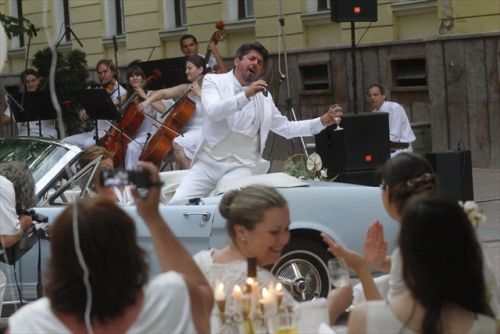 vacsora_feherben_vj61_130616_.jpg