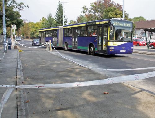 vasgyar_buszmegallo_111007_ja_1.jpg