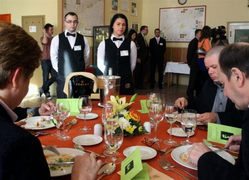vendeglatos_tanulok_versenye_130320_ja_27.jpg