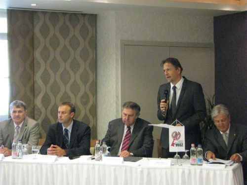 vosz_uni_110715ta_02.jpg
