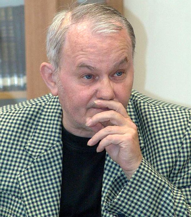 fecske-csaba-kolto.jpg