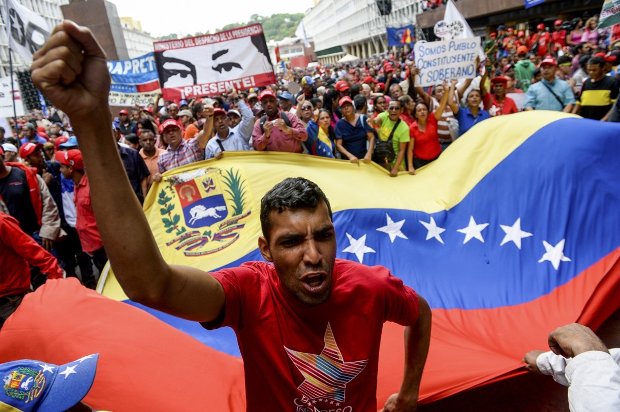 Nem enyhül a venezuelai válság