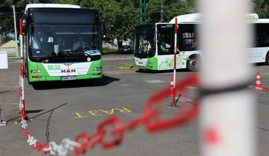 Országos jármúvezetői verseny az MVK-nál 