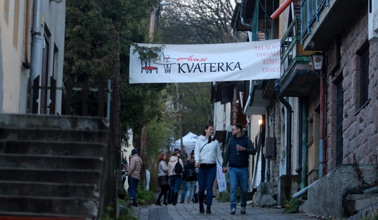 Avasi Kvaterka 