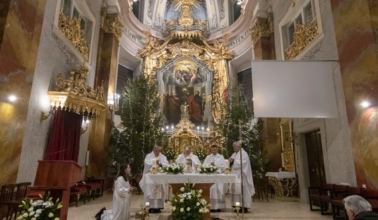 Éjféli mise a Mindszenti templomban 