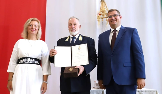Ünnepi közgyúlés a vármegyeházán 