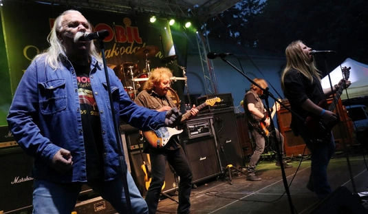 P. Mobil koncert a Gárdonyiban 