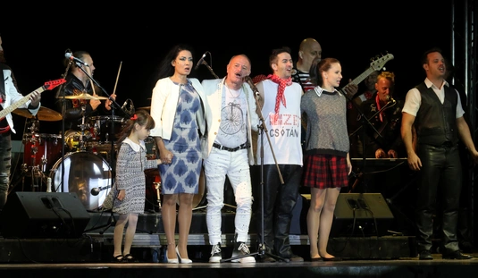 Ricse, Ricse, Beatrice - rock musical a Lovagi Tornák Terén 