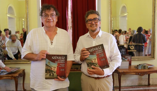 Színház a város tetején című könyv bemutatója 