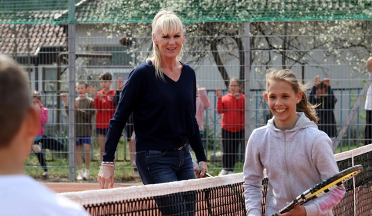 Temesvári Andrea teniszpályát adott át Diósgyőrben 