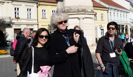 Városnézés és Borangolás Müller Péter Sziámival 