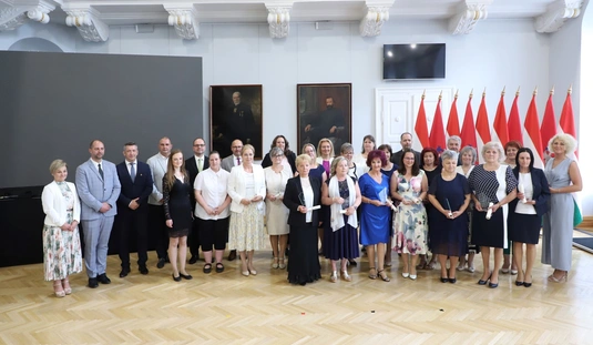 Díjátadó a Közszolgálati Tisztviselők Napján a vármegyeházán