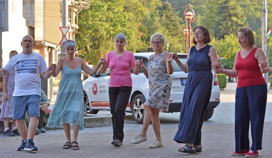 Grizzly - görög táncház