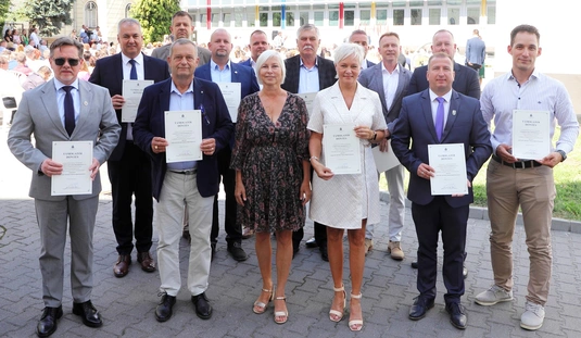 Versnyképes járások - miniszteri oklevelek átadása a megyeházán