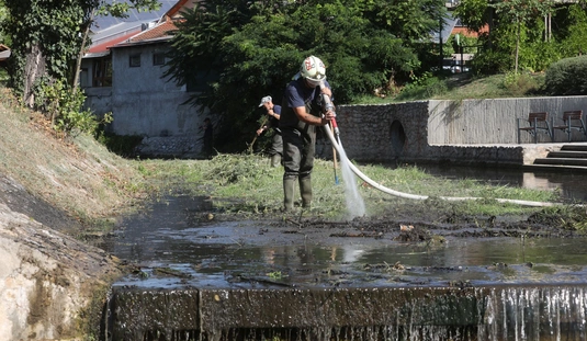 Szinva meder takarítása a II. János Pál Pápa téren