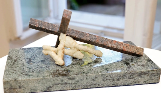 Ars Sacra- A remény zarándokai a szentévben című kiállítás a Feledy-házban