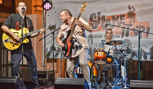 Utcazene-fesztivál péntek