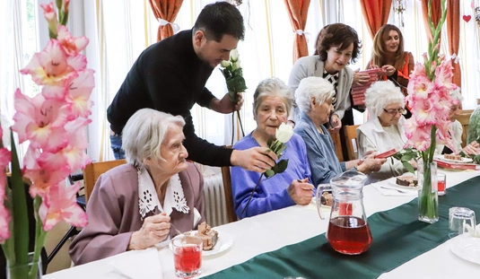 Idősek napi ünnepség az Őszi Napsugár Otthonban