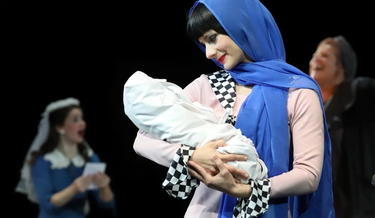 Máli néni - komédia a Kamaraszínházban