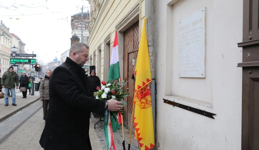 Koszorúzás a magyar kultúra napján