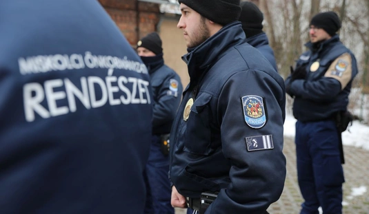 Rendészeti ellenőrzés a Vasgyárban. Fotó: Juhász Ákos