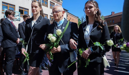 Ballagás a  Fényi Gyula Jezsuita Gimnáziumban