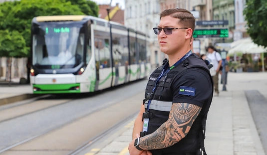 Miskolci járatseriffek munkában. Fotó: Mocsári László