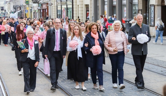 Rózsaszín séta a mellrák elleni hónap alkalmábóll