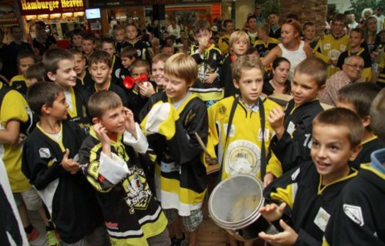 Miskolci Jegesmedvék – felkészülési torna és szurkolói találkozó
