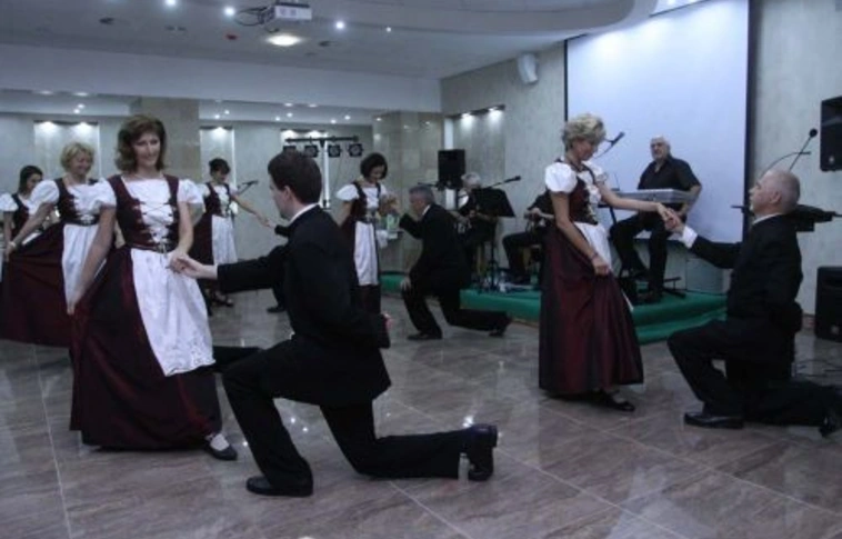Harmadszor Anna-báloznak