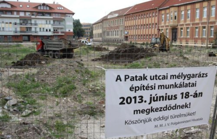 Folyamatos a Patak utcai mélygarázs építése