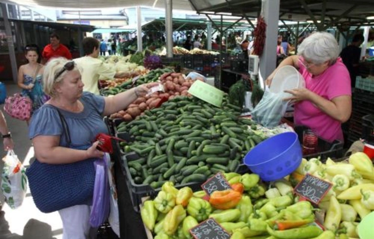 Az őszibaracknak van szezonja, hamarosan jön a dinnye