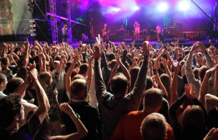 Ákos, Kiscsillag, Magna Cum Laude, Compact Disco a Hegy’en