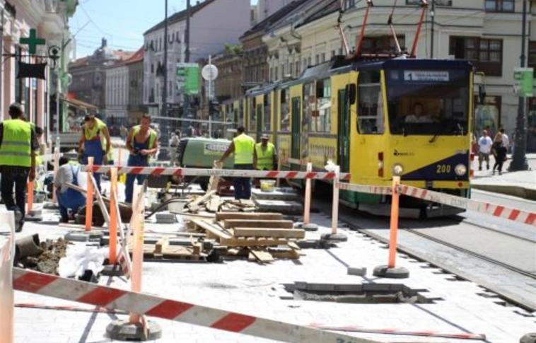 Nem zavarja az operafesztivált a sétálóutca felújítása