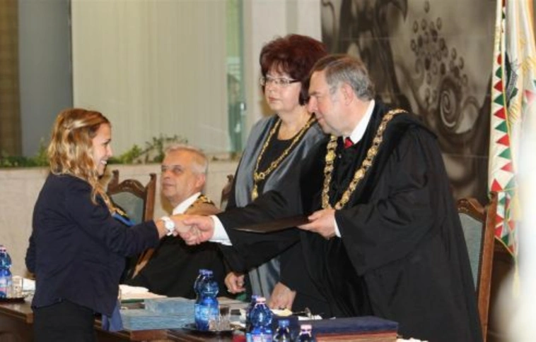 Megkezdődtek a diplomaátadók a Miskolci Egyetemen
