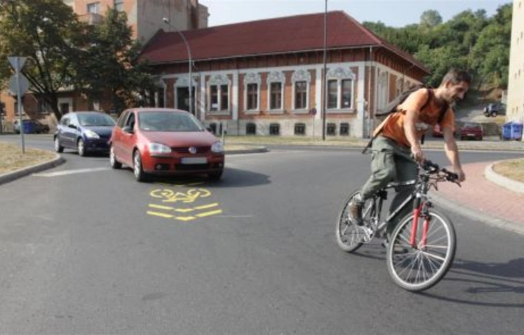 Közlekedés két keréken: hol és hogyan?