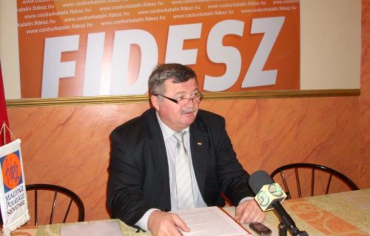 Fidesz: megerősítették pozíciójukban az elnököt és az alelnököket