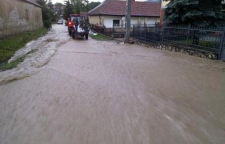 Képek a tolcsvai áradásról