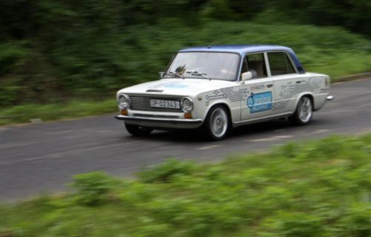 Felvillanyozó Lada-élmény