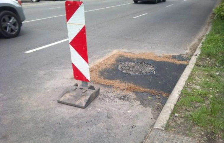 Kijavították az aknafedlapot a Görgeyn