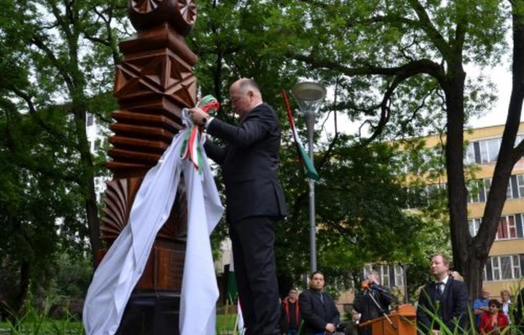 „Hősök nélkül nincsen nemzet!” – felavatták az új kopjafát