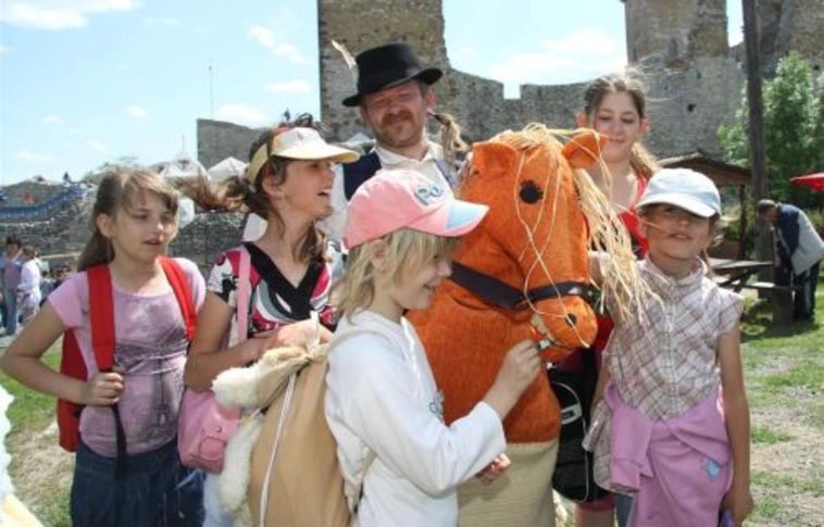 Gyereknap a várban