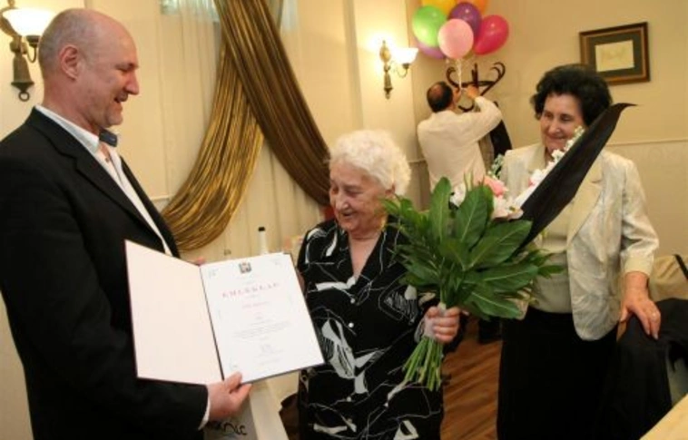 Századik születésnapját ünnepelte
