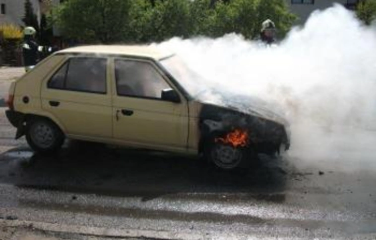 Kazincbarcikán is kigyulladt egy autó